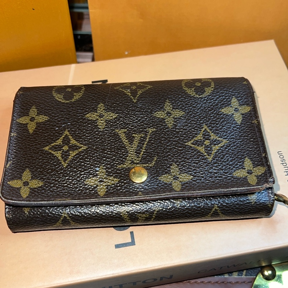 LV Tresor wallet vintage date code CT0044